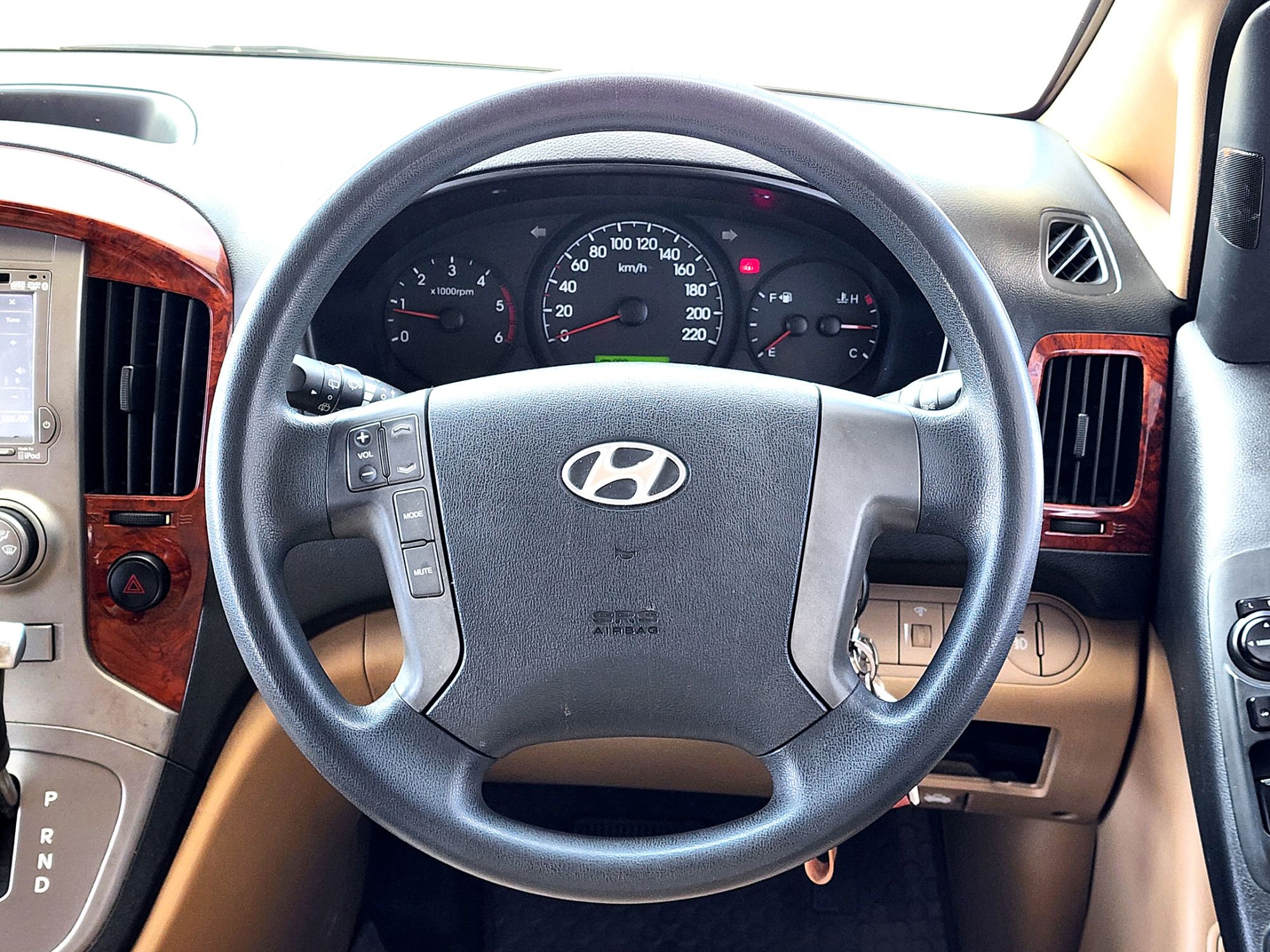 Hyundai H1 2.5 DELUXE A/T ดีเซล ปี 2011 (รูปที่ 11)