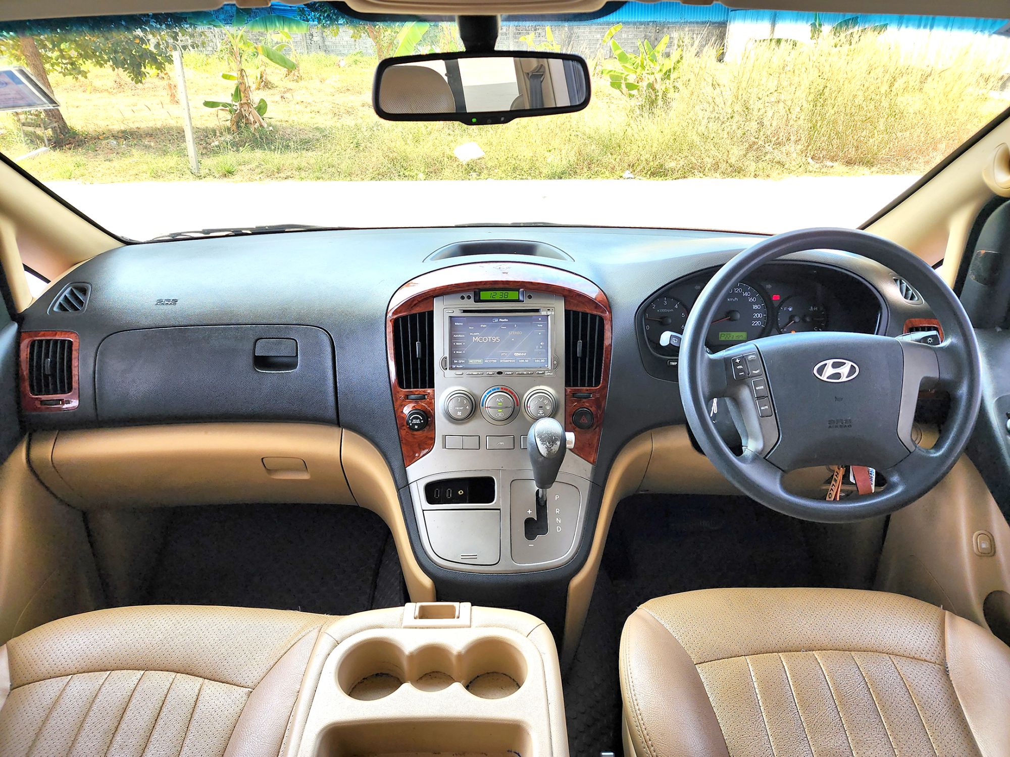 Hyundai H1 2.5 DELUXE A/T ดีเซล ปี 2011 (รูปที่ 13)