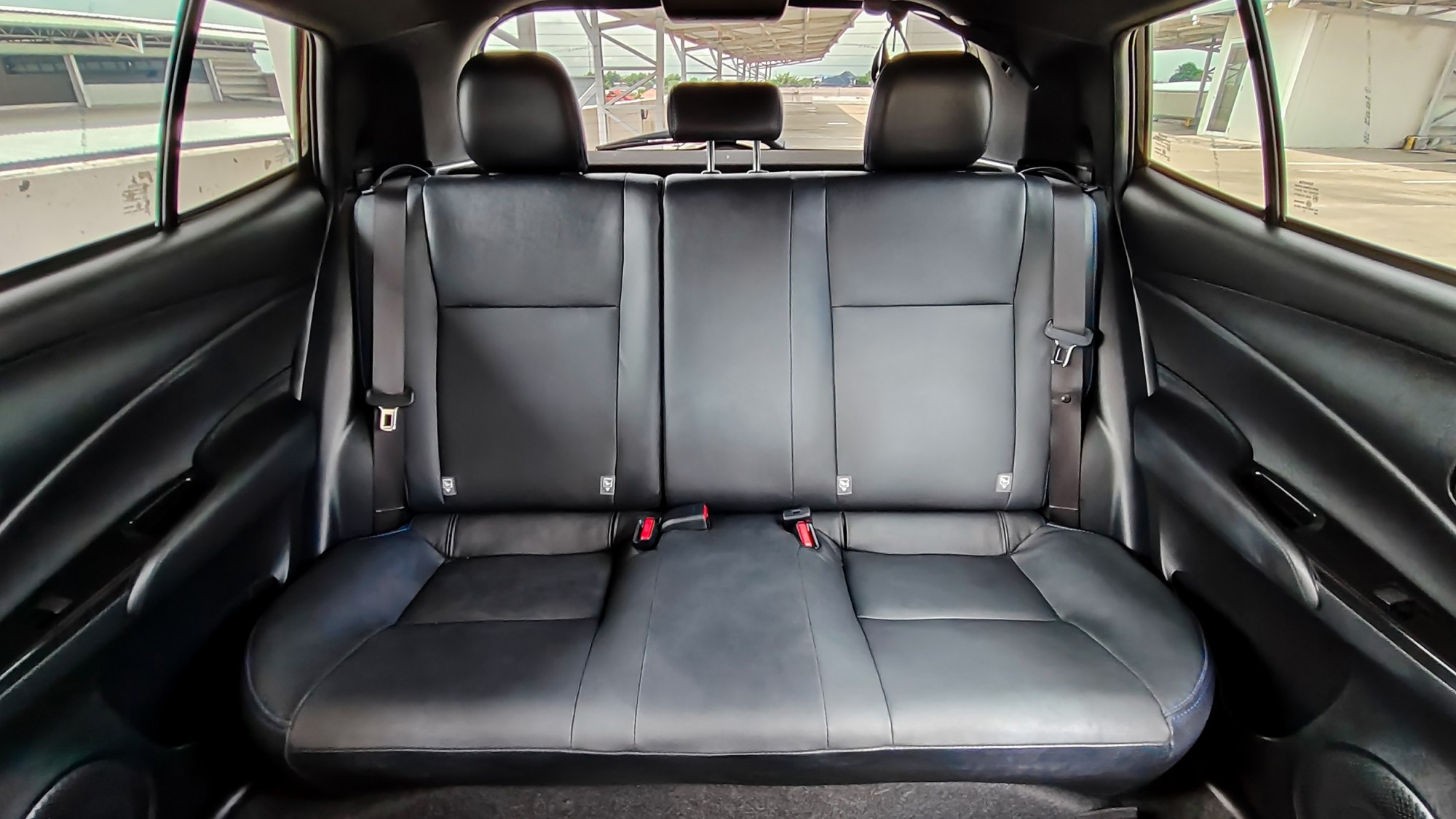 TOYOTA YARIS 1.2 Sport Hatchback A/T ปี 2022 ไมล์ 4,000 กม. (รูปที่ 2)