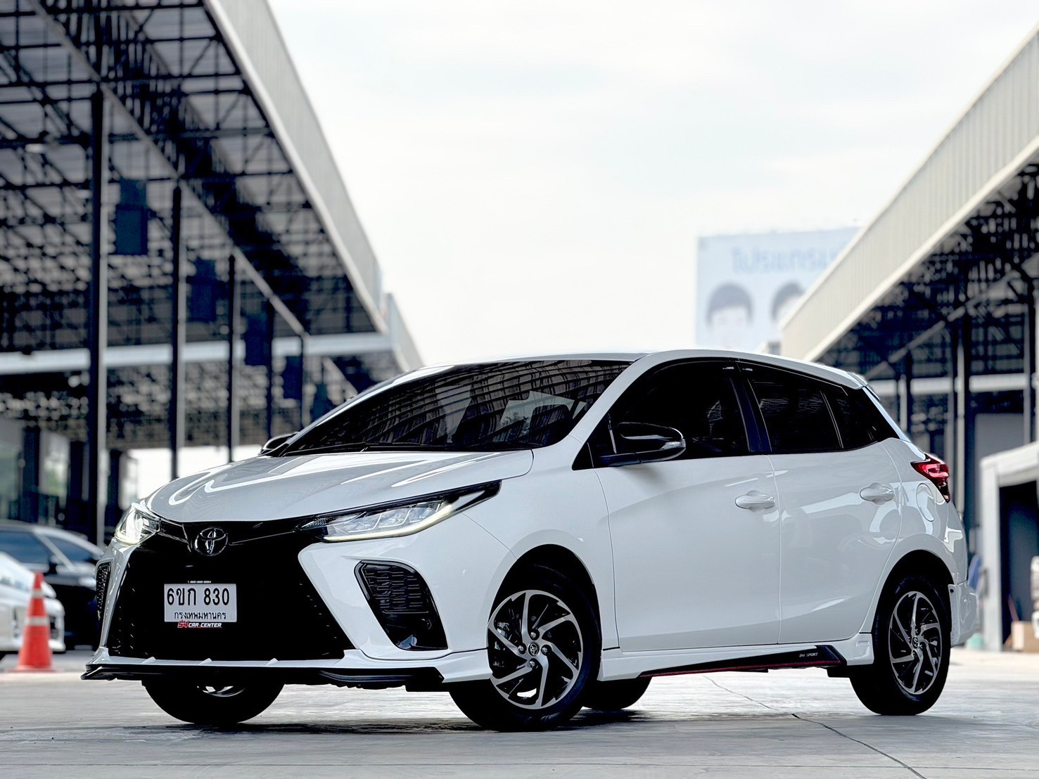 Toyota Yaris 1.2 Sport ปี 2023 auto ไมล์ 1 หมื่น (รูปที่ 4)