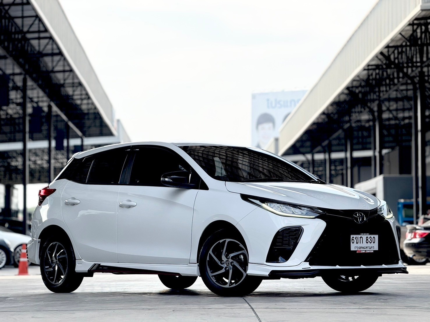 Toyota Yaris 1.2 Sport ปี 2023 auto ไมล์ 1 หมื่น (รูปที่ 7)