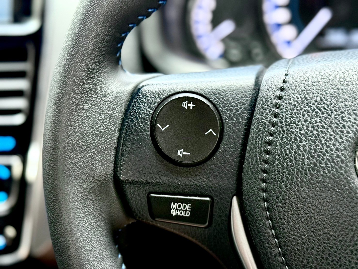 Toyota Yaris 1.2 Sport ปี 2023 auto ไมล์ 1 หมื่น (รูปที่ 18)