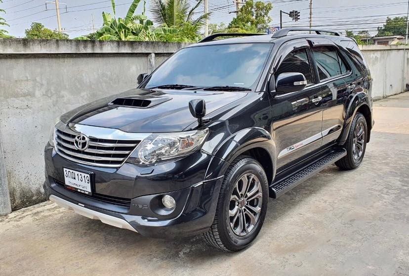 Toyota Fortuner GEN 1 ไมเนอร์เชนจ์ 2 ปี 2014 สีดำ