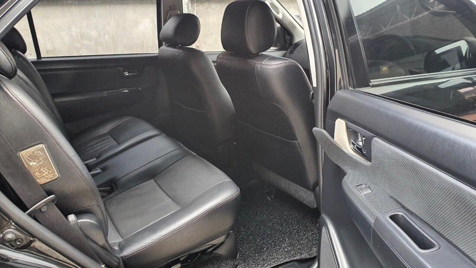 Toyota Fortuner GEN 1 ไมเนอร์เชนจ์ 2 ปี 2014 สีดำ (รูปที่ 10)