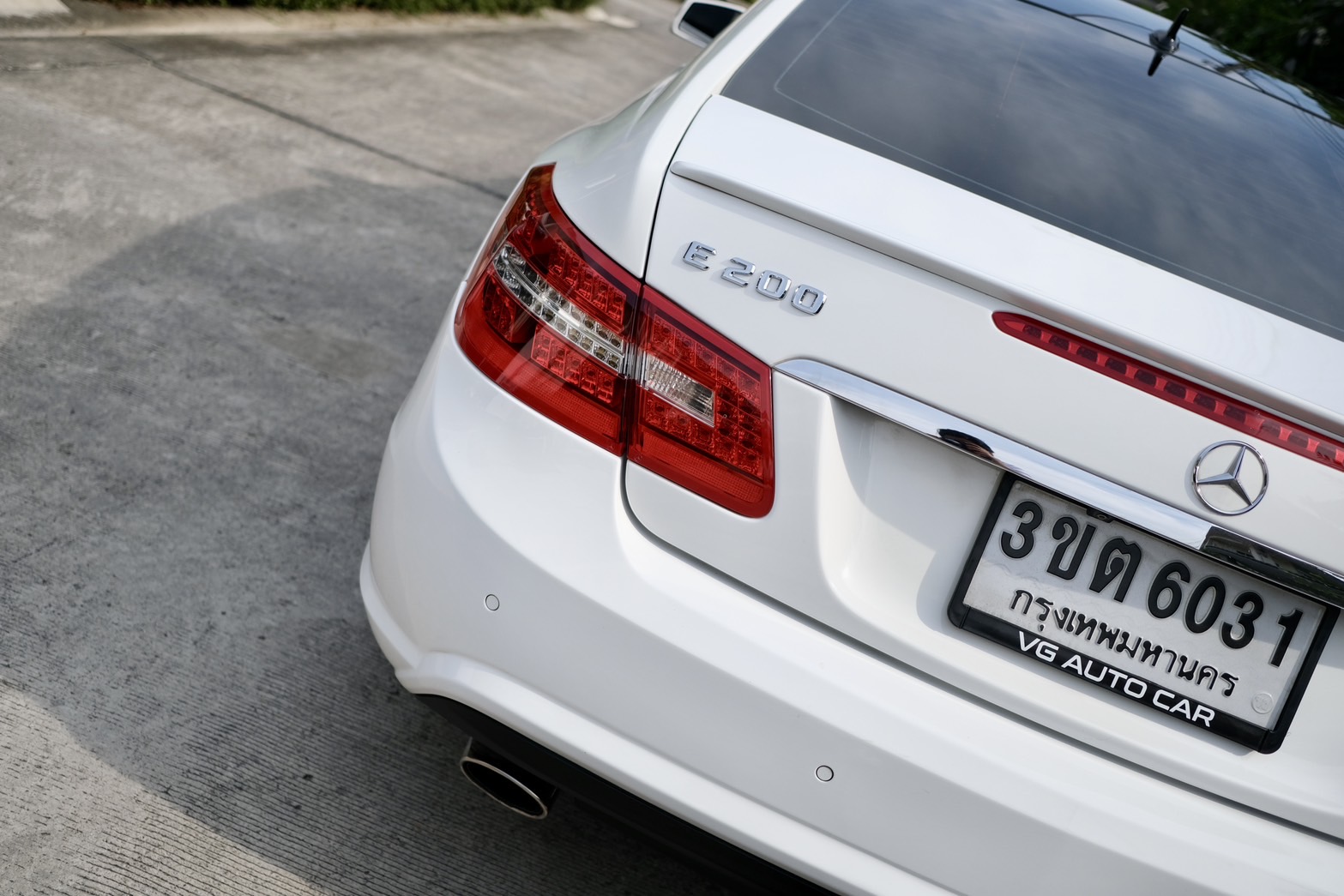 Mercedes-benz E200 CGI COUPE เครื่องยนต์: เบนซิน เกียร์:AT ปี: 2013 สี:ขาว ไมล์:9x,xxx Km. (รูปที่ 14)