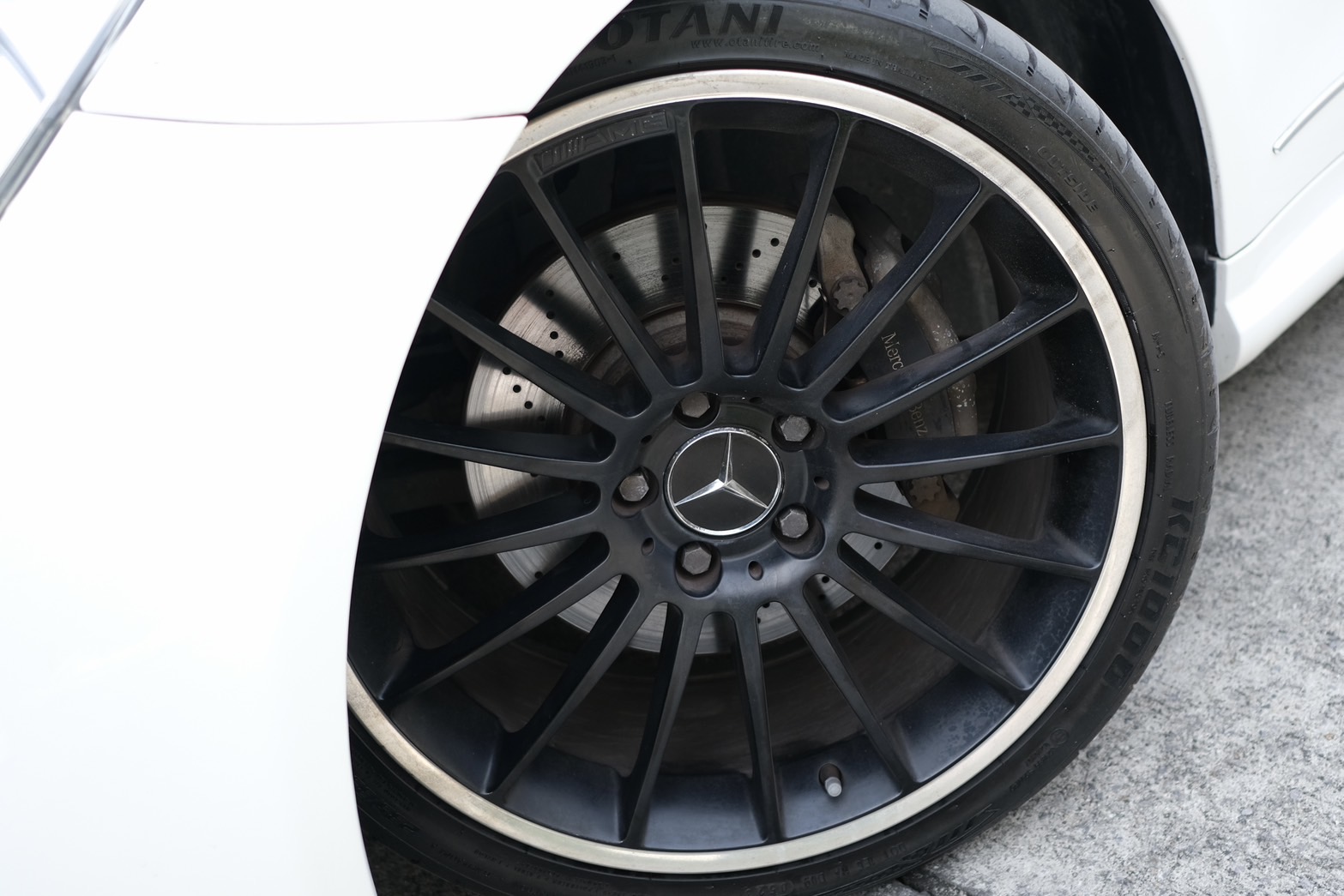 Mercedes-benz E200 CGI COUPE เครื่องยนต์: เบนซิน เกียร์:AT ปี: 2013 สี:ขาว ไมล์:9x,xxx Km. (รูปที่ 7)