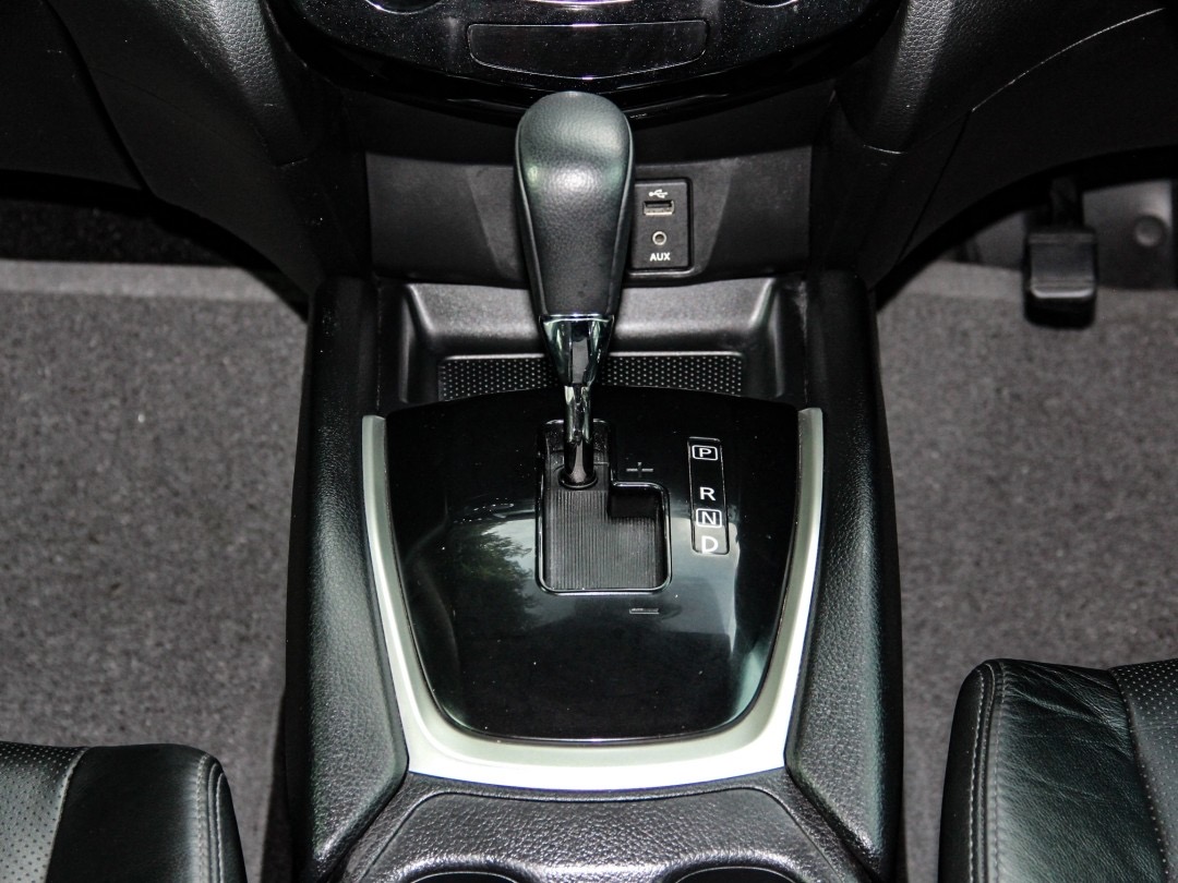 2016 Nissan X-trail สีขาว (รูปที่ 15)