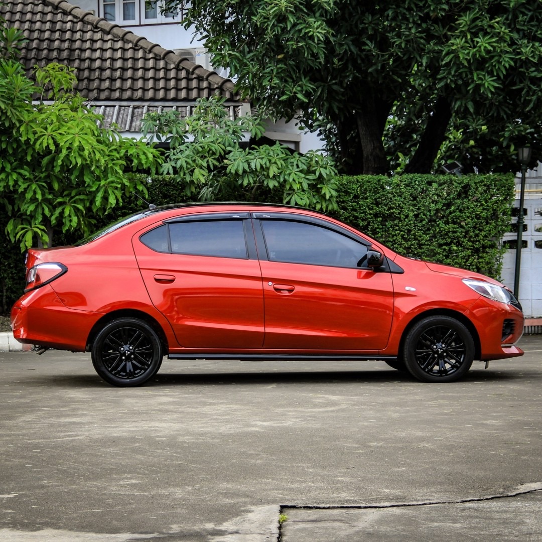 2022 Mitsubishi Attrage สีแดง (รูปที่ 5)