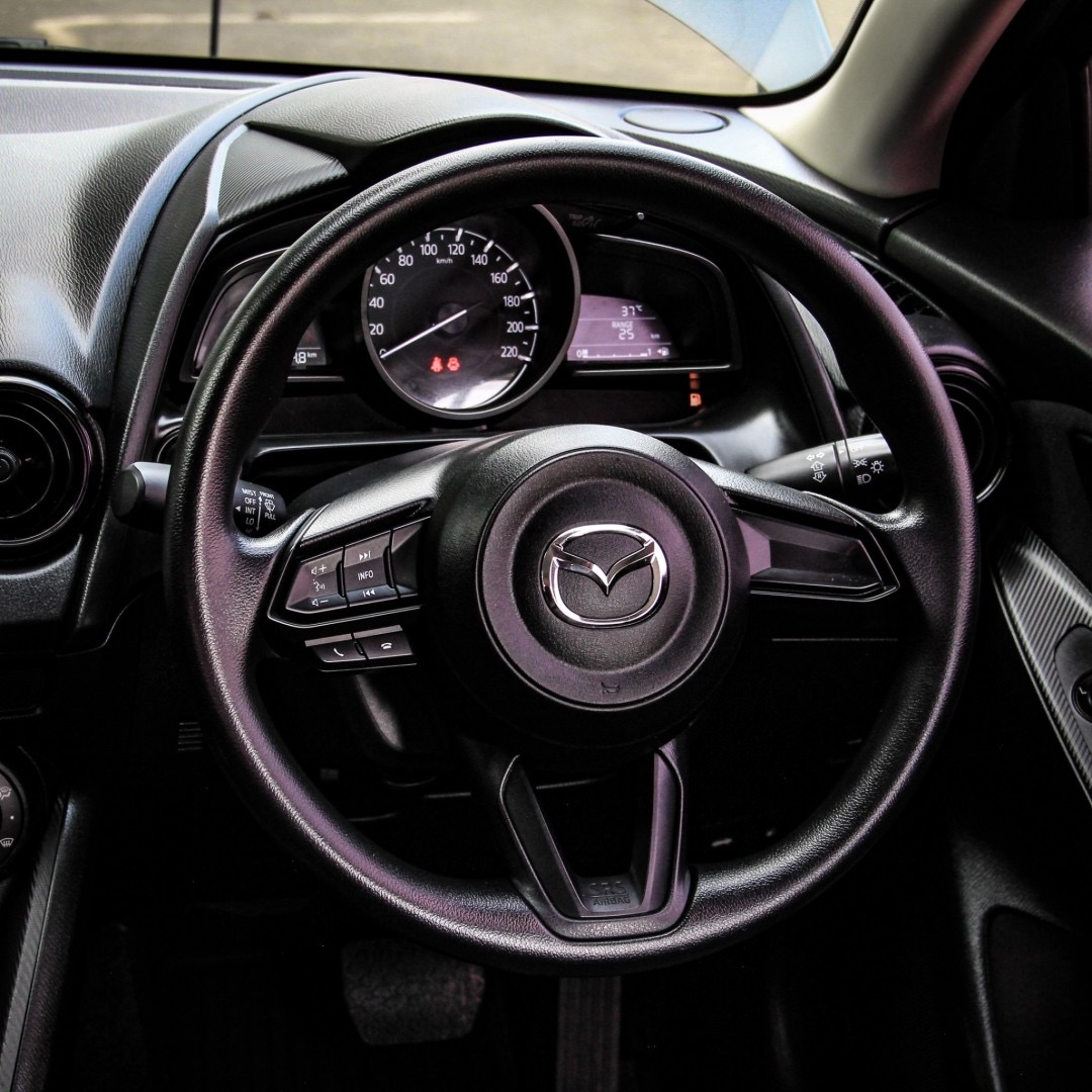2020 Mazda 2 Sedan (4 ประตู) สีน้ำตาล (รูปที่ 16)