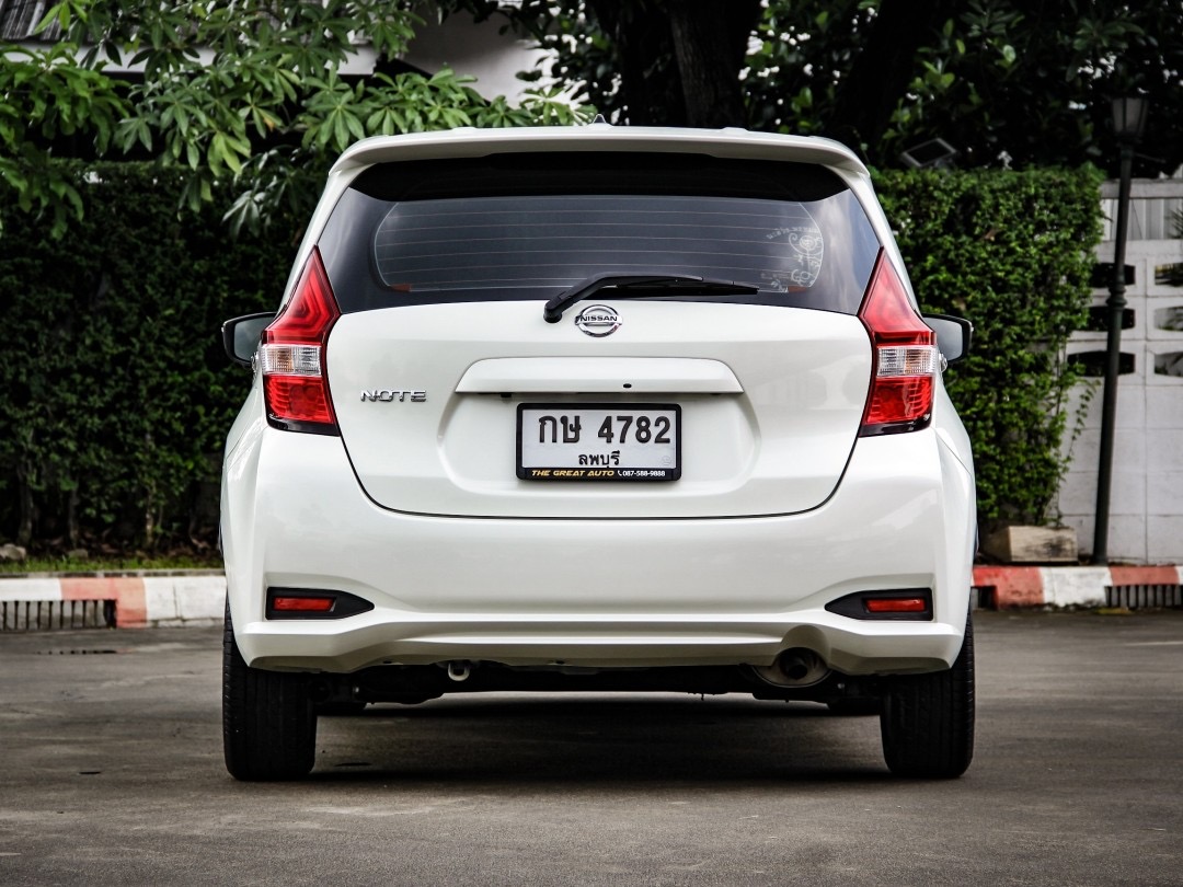 2017 Nissan Note สีขาว (รูปที่ 3)