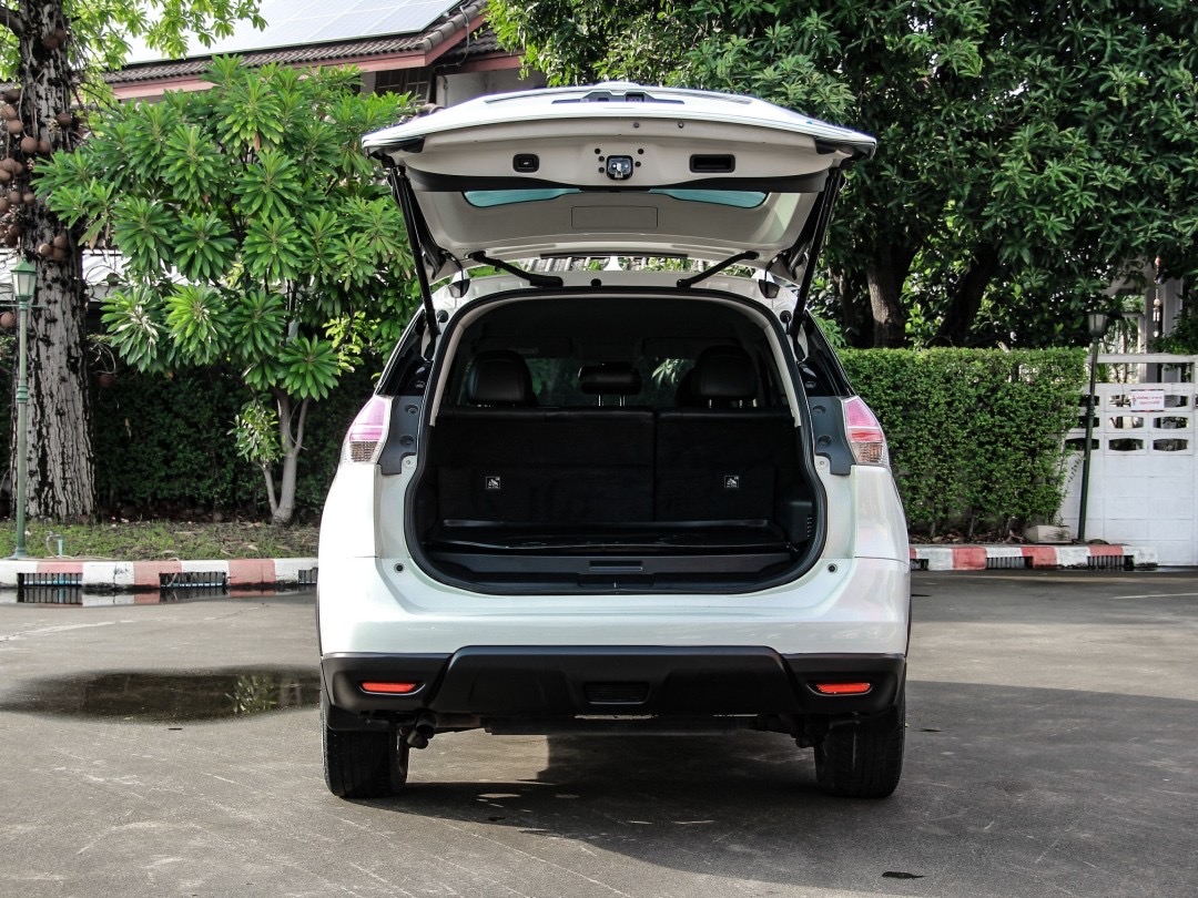 2016 Nissan X-trail สีขาว (รูปที่ 8)