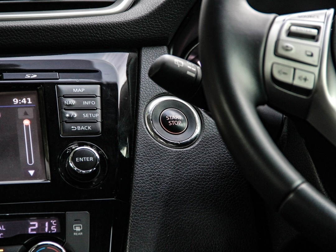 2016 Nissan X-trail สีขาว (รูปที่ 12)