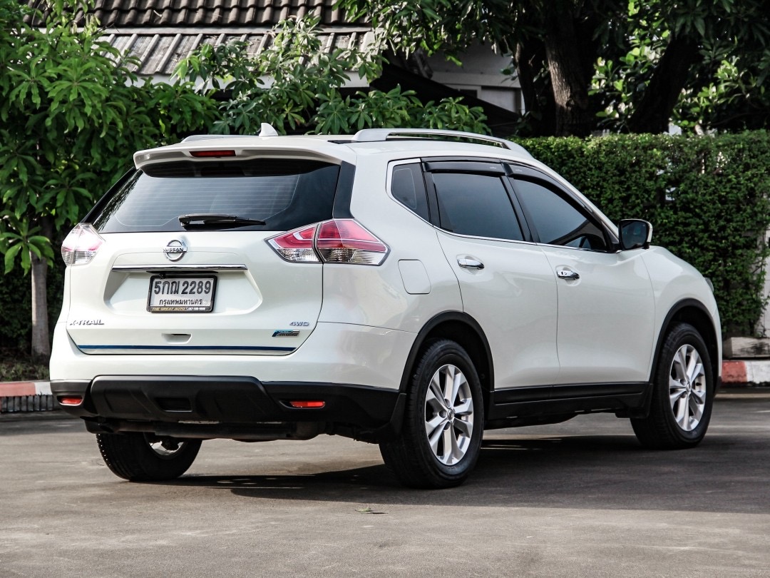 2016 Nissan X-trail สีขาว (รูปที่ 10)
