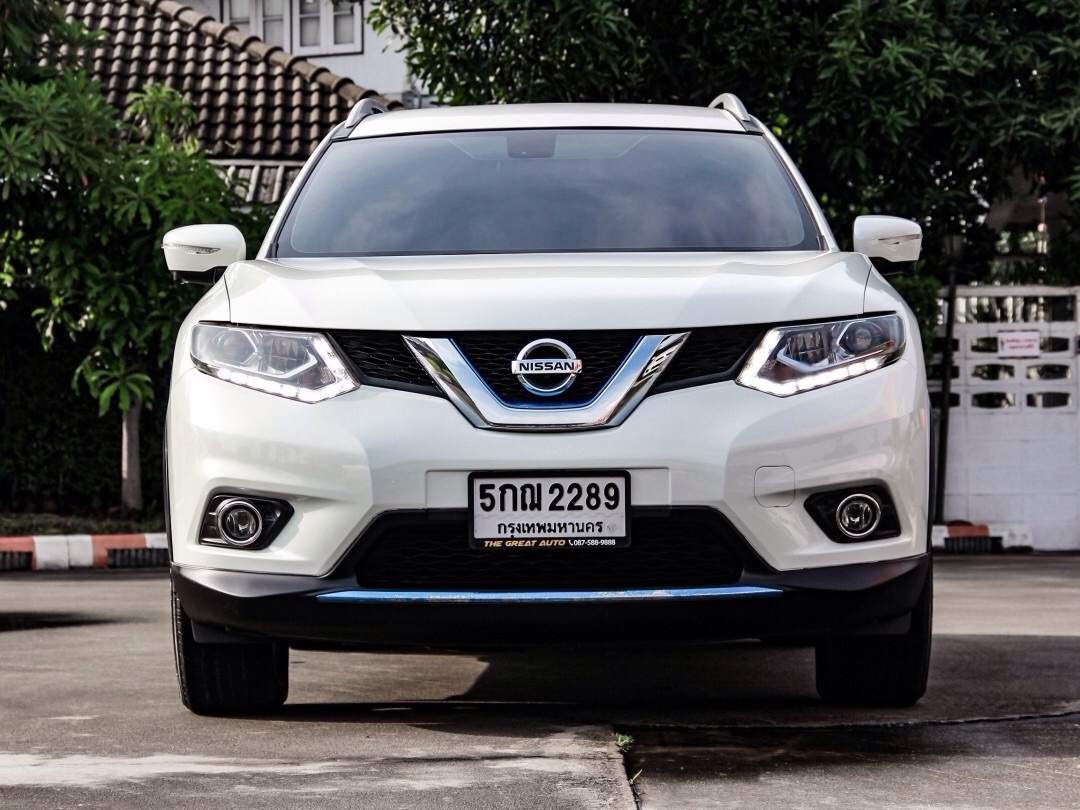 2016 Nissan X-trail สีขาว (รูปที่ 2)