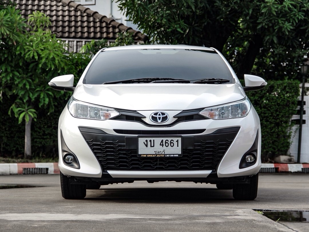 2019 Toyota Yaris สีขาว (รูปที่ 2)