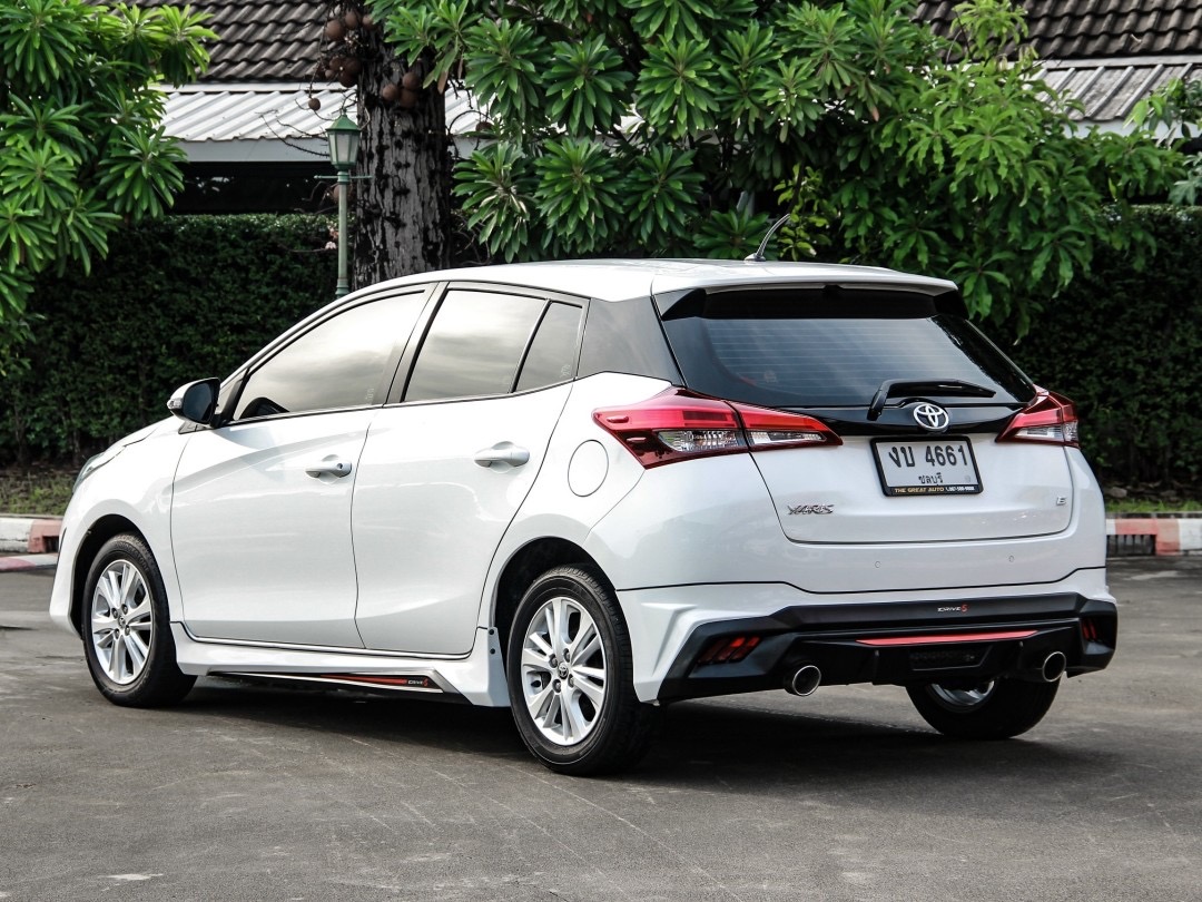 2019 Toyota Yaris สีขาว (รูปที่ 9)