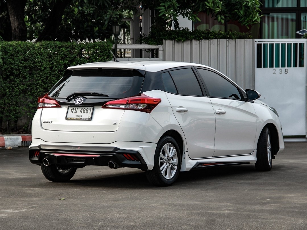 2019 Toyota Yaris สีขาว (รูปที่ 6)