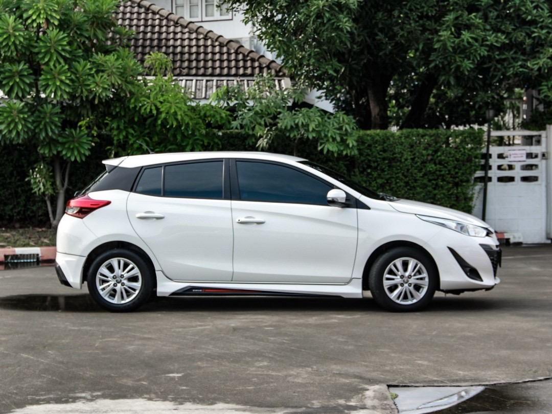 2019 Toyota Yaris สีขาว (รูปที่ 7)