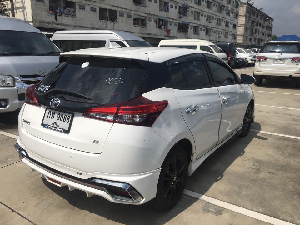 Toyota Yaris ปี 2018 สีขาว (รูปที่ 4)