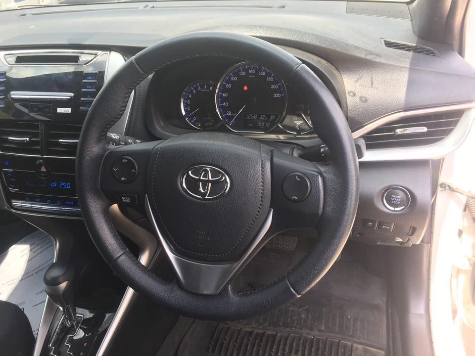 Toyota Yaris ปี 2018 สีขาว (รูปที่ 10)