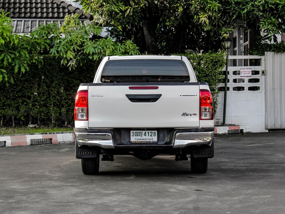 2021 Toyota Hilux Revo Smart cab สีขาว (รูปที่ 5)