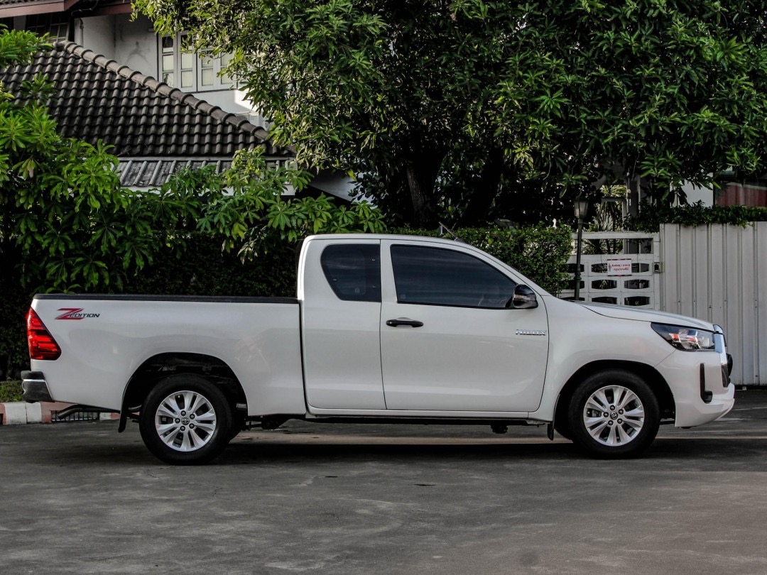 2021 Toyota Hilux Revo Smart cab สีขาว (รูปที่ 7)