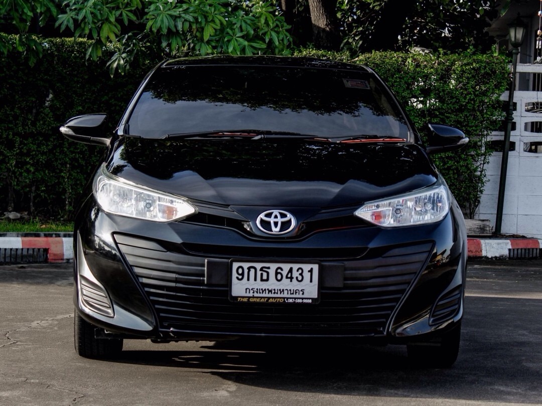 2020 Toyota Yaris Ativ สีดำ (รูปที่ 2)