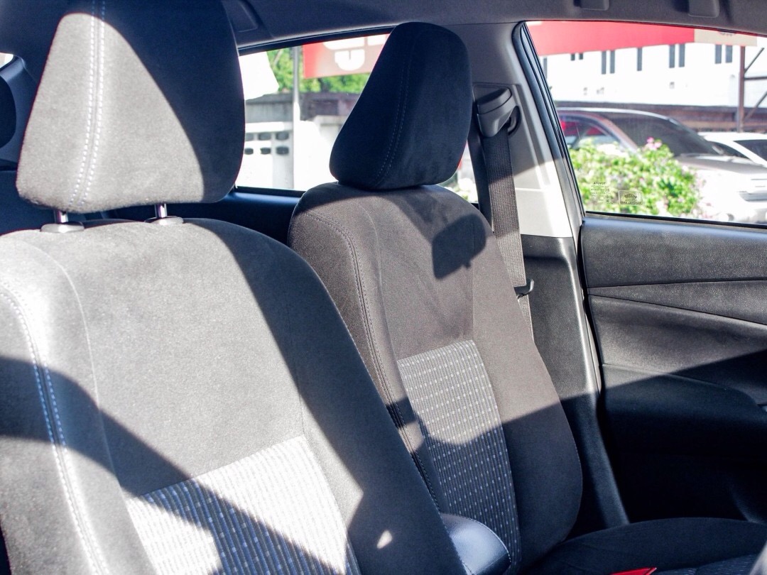 2020 Toyota Yaris Ativ สีดำ (รูปที่ 10)