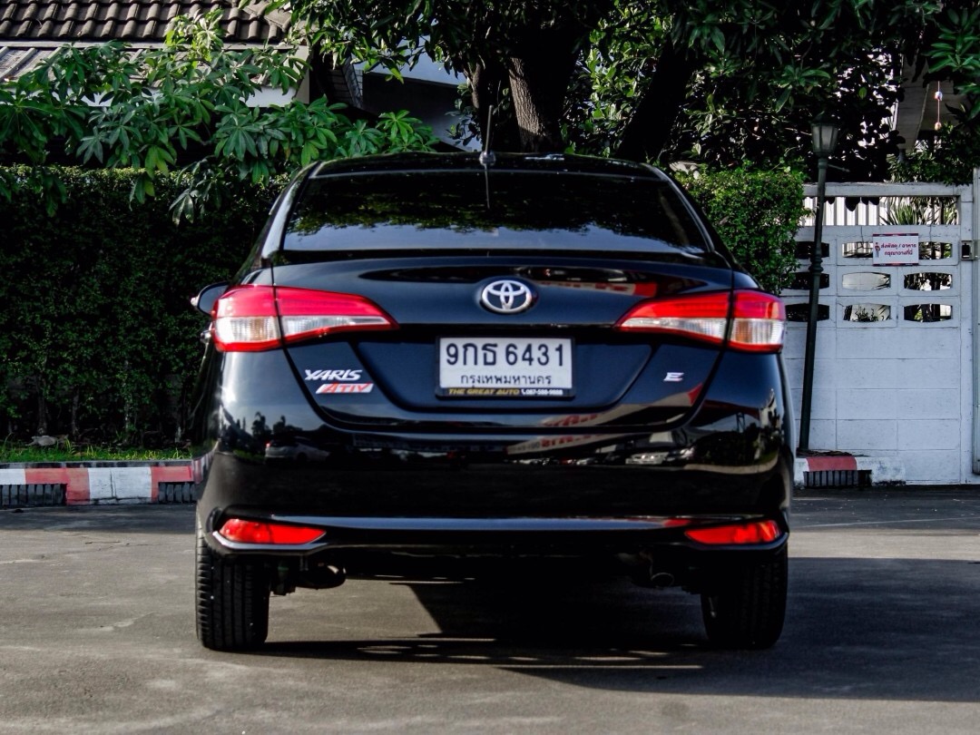 2020 Toyota Yaris Ativ สีดำ (รูปที่ 3)