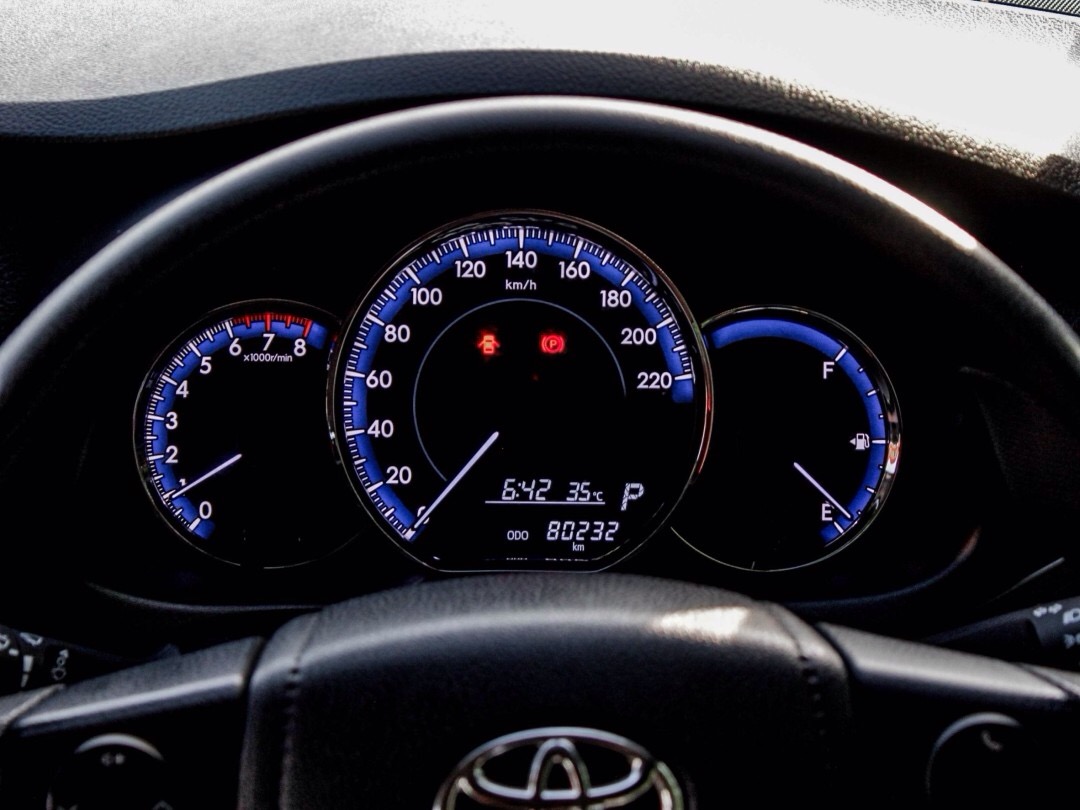 2020 Toyota Yaris Ativ สีดำ (รูปที่ 17)