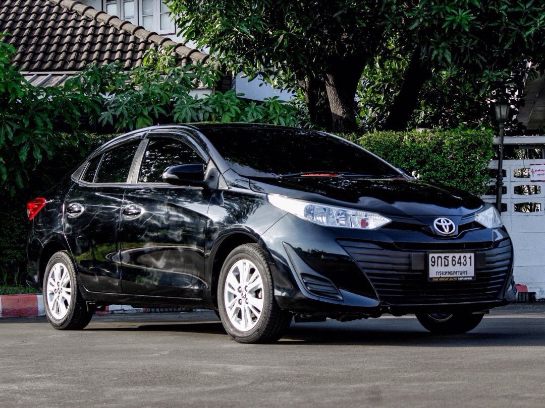 2020 Toyota Yaris Ativ สีดำ (รูปที่ 8)