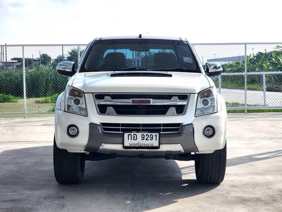 2011 Isuzu D-Max Hi-Lander (4 ประตู) สีขาว (รูปที่ 2)