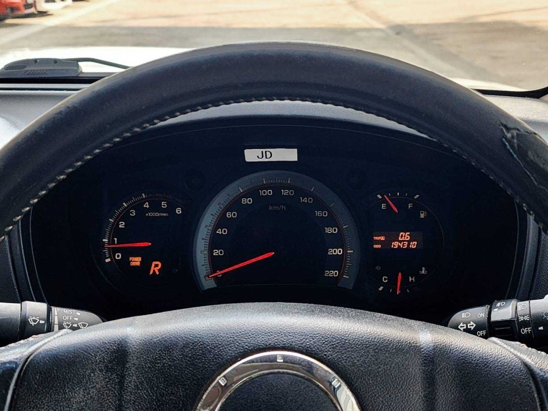 2011 Isuzu D-Max Hi-Lander (4 ประตู) สีขาว (รูปที่ 17)
