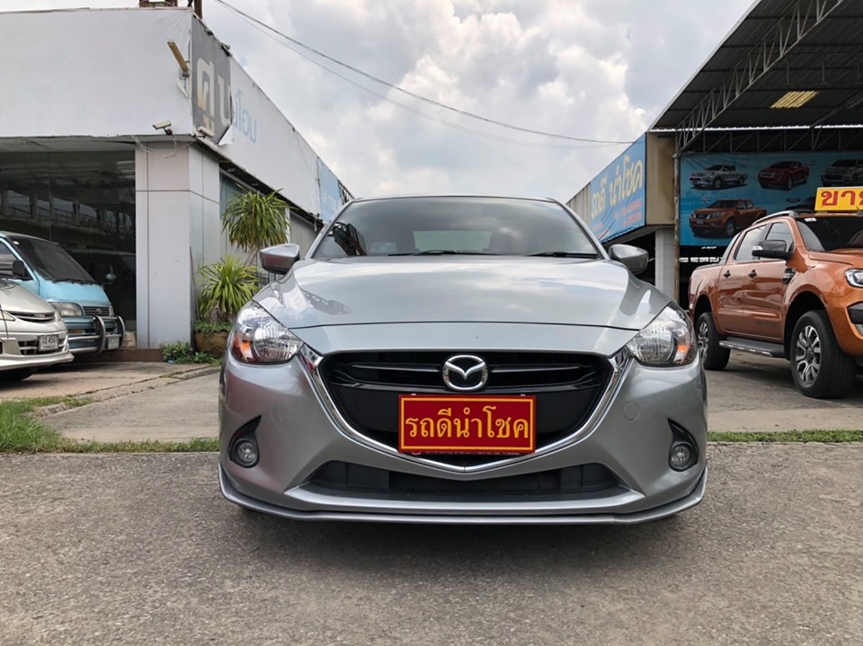 Mazda 2 Sedan (4 ประตู) ปี 2016 สีเทา