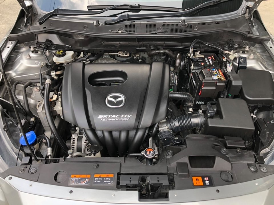 Mazda 2 Sedan (4 ประตู) ปี 2016 สีเทา