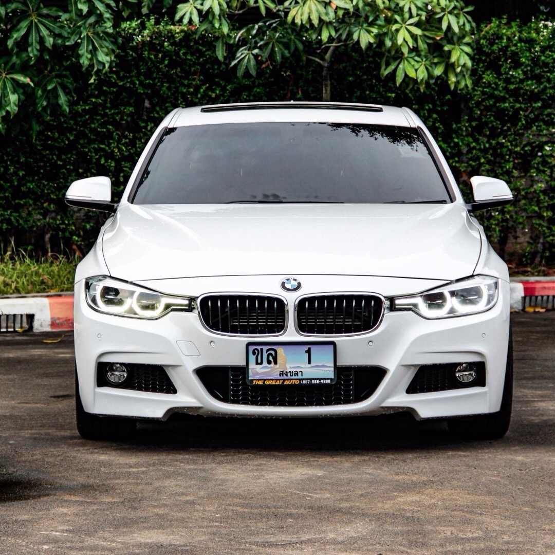 2018 BMW 3 Series F30 330e สีขาว (รูปที่ 2)
