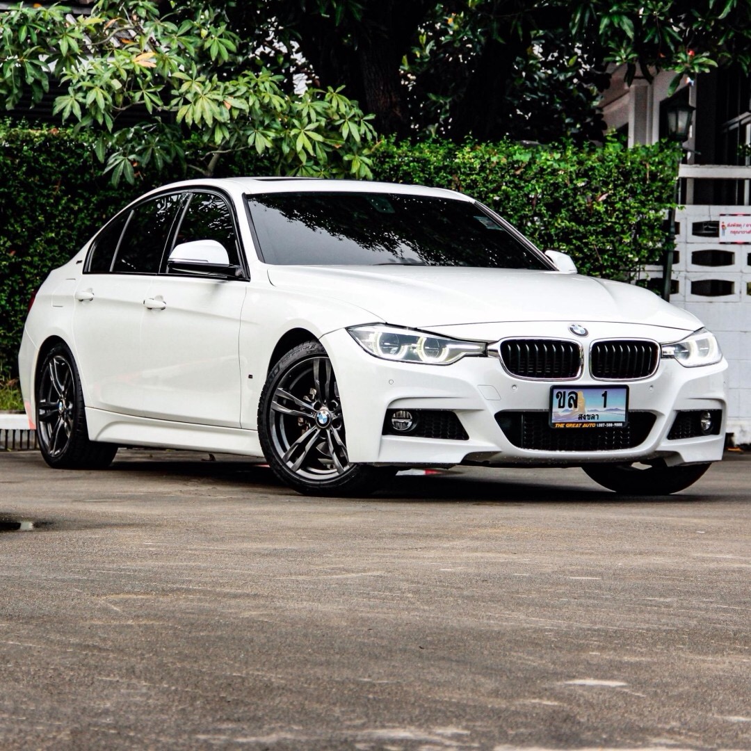 2018 BMW 3 Series F30 330e สีขาว (รูปที่ 3)