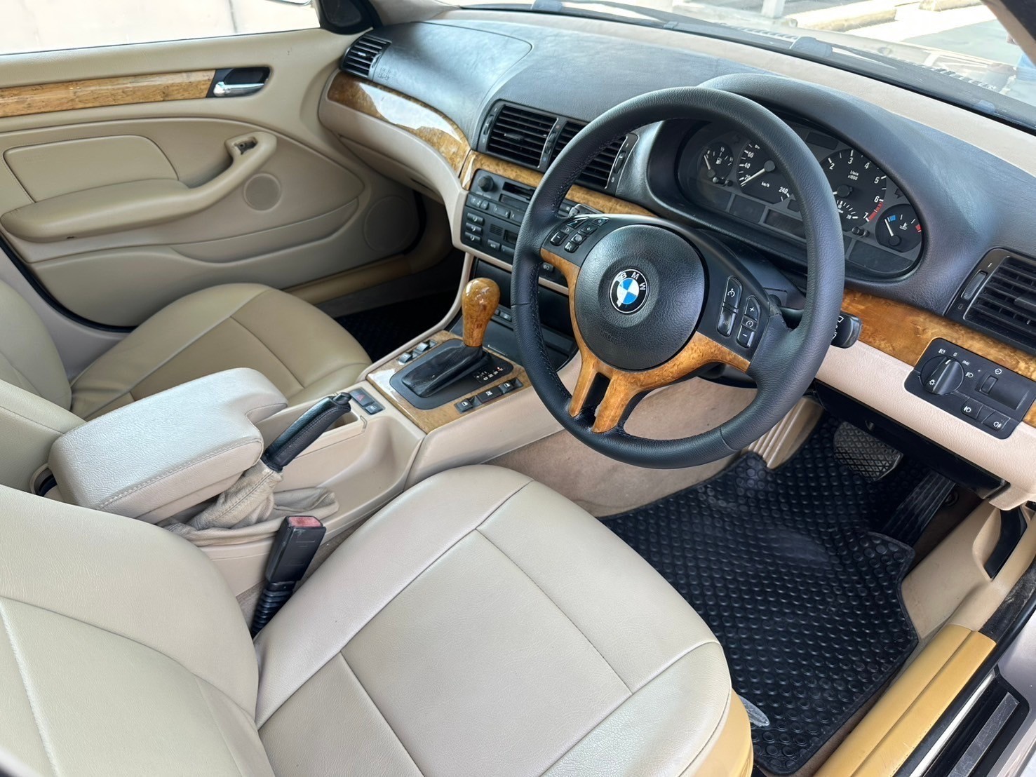 2003 BMW 3 Series E46 323i สีน้ำตาล (รูปที่ 10)