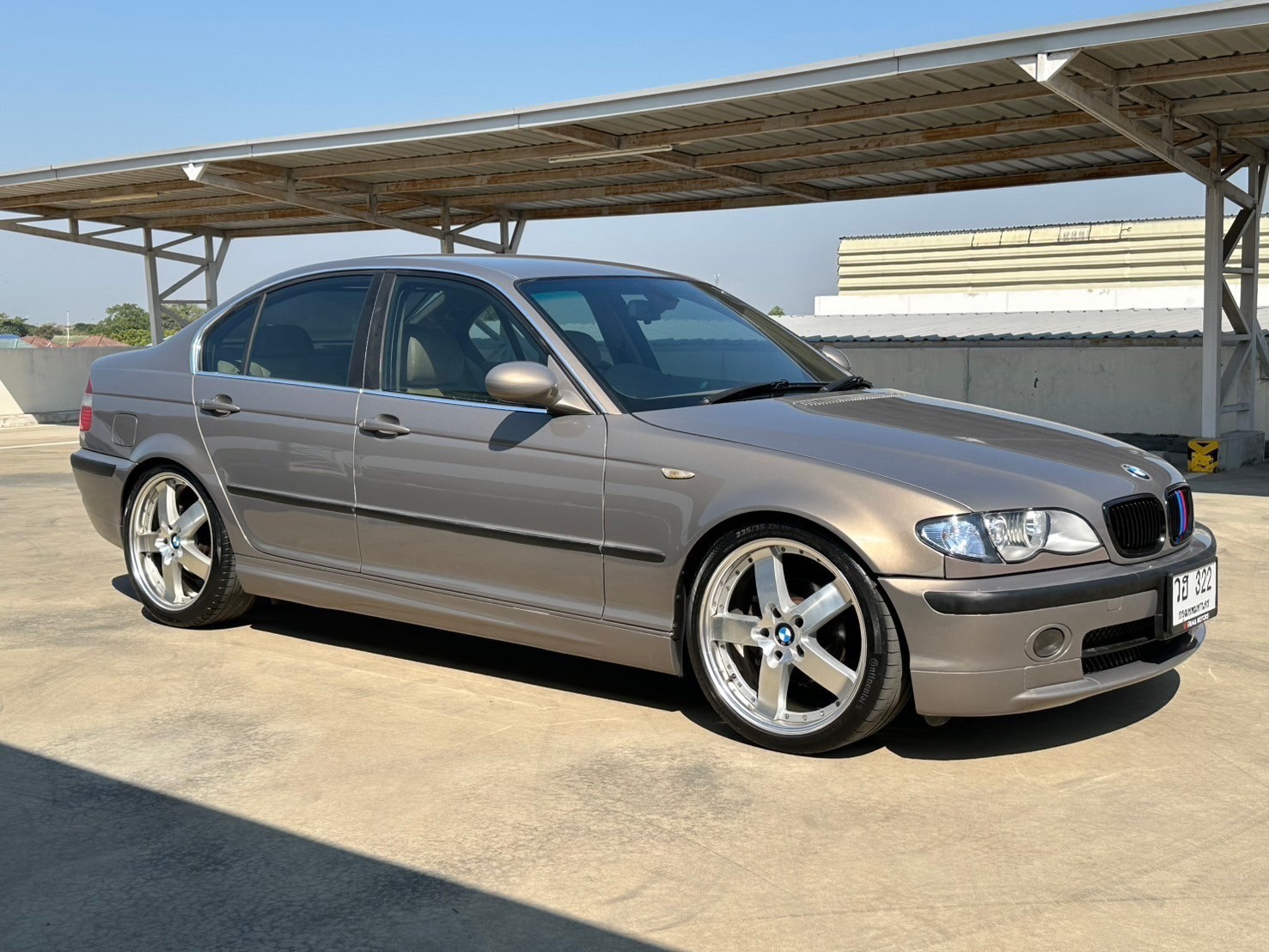 2003 BMW 3 Series E46 323i สีน้ำตาล (รูปที่ 3)