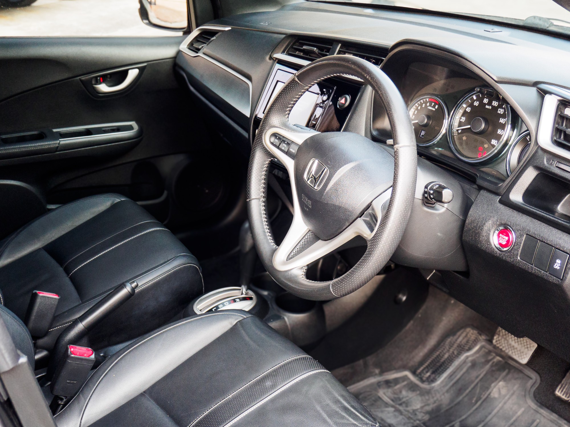 HONDA BR-V 1.5SV (รูปที่ 12)