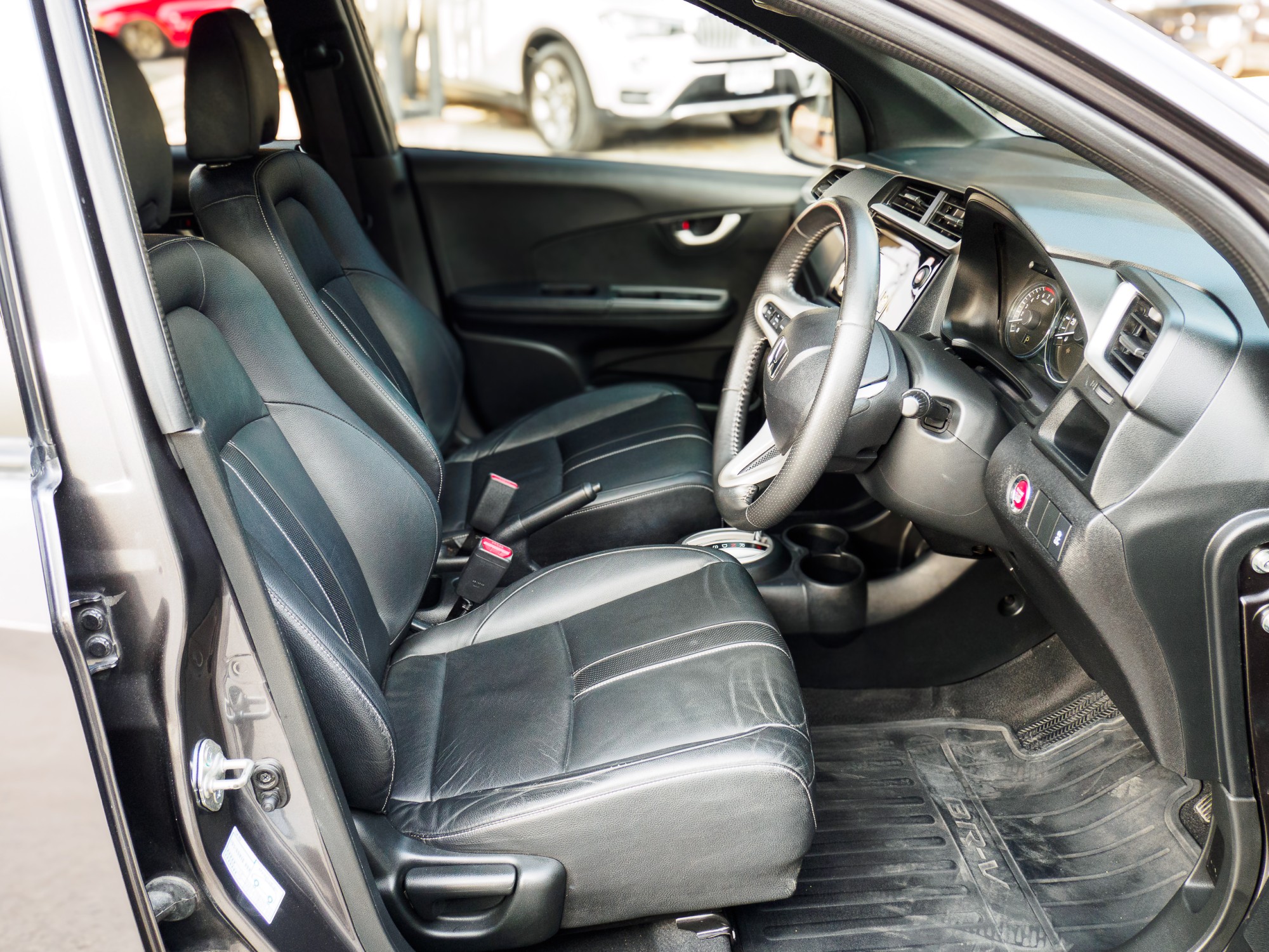 HONDA BR-V 1.5SV (รูปที่ 16)