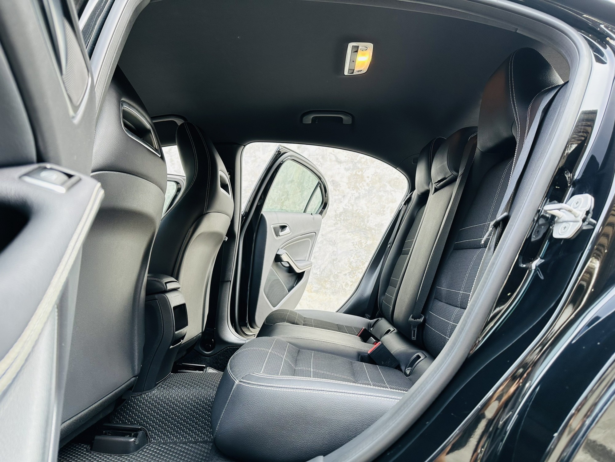 2014 แท้ Mercedes-Benz A180 Style โฉม W176 ไมล์ 91,000 กม. (รูปที่ 14)