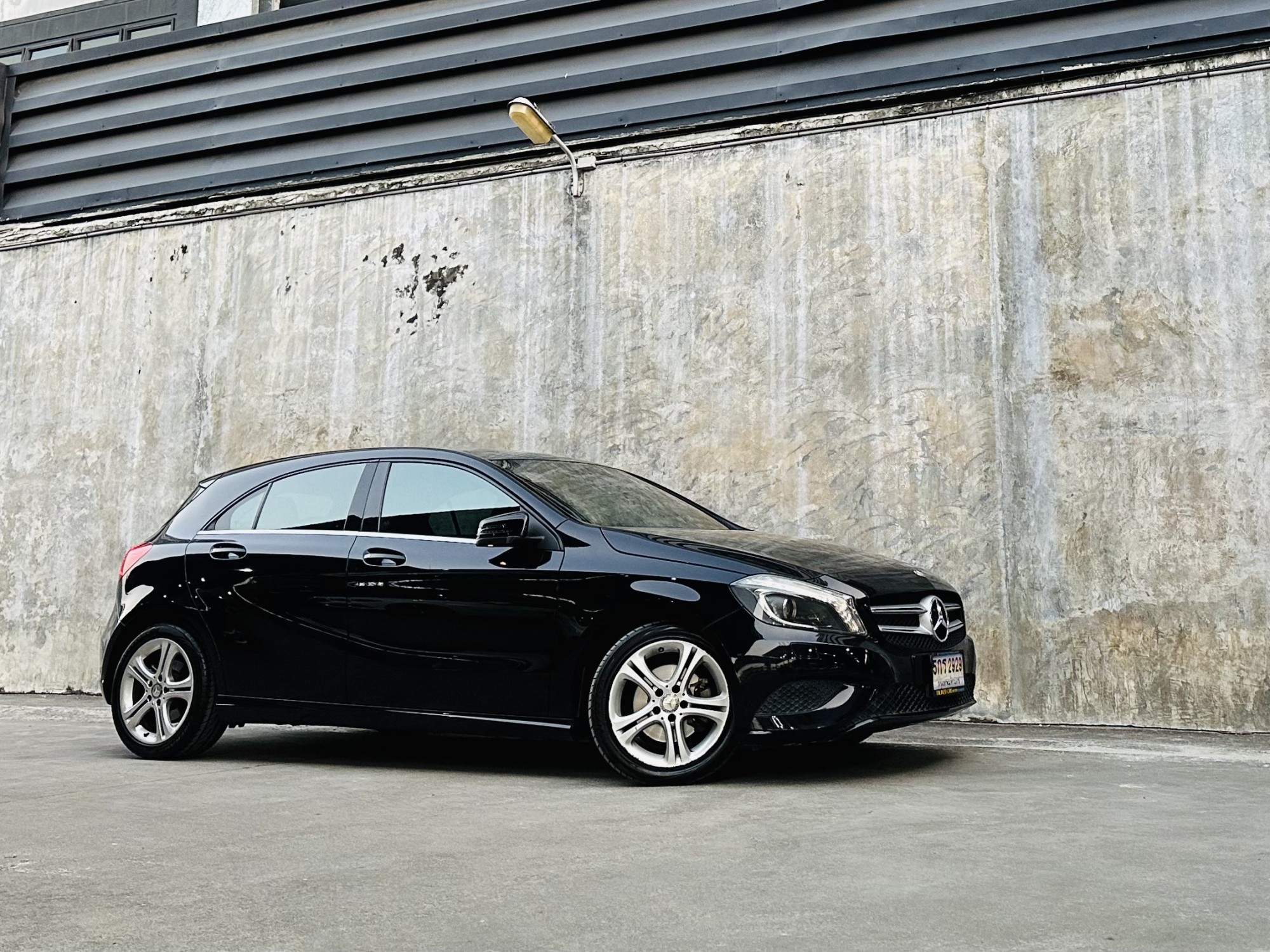 2014 แท้ Mercedes-Benz A180 Style โฉม W176 ไมล์ 91,000 กม. (รูปที่ 9)