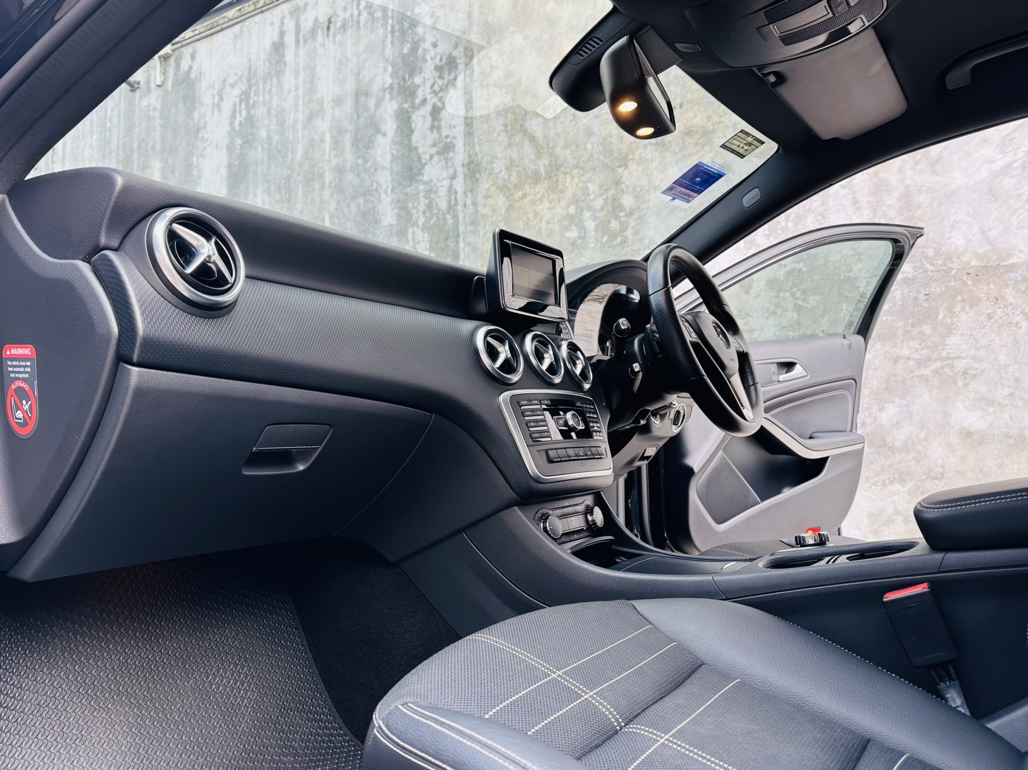 2014 แท้ Mercedes-Benz A180 Style โฉม W176 ไมล์ 91,000 กม. (รูปที่ 6)