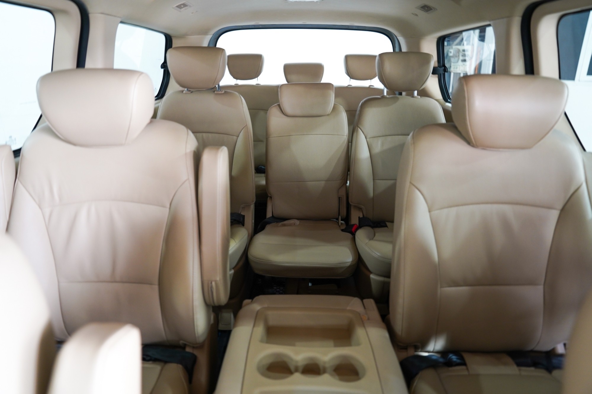 HYUNDAI #H1 2.5 Elite AT ปี2019 จดปี2020 สีเทา เลขไมล์ปัจจุบัน 75,xxx กม. เครื่องยนต์ ดีเซล (รูปที่ 6)