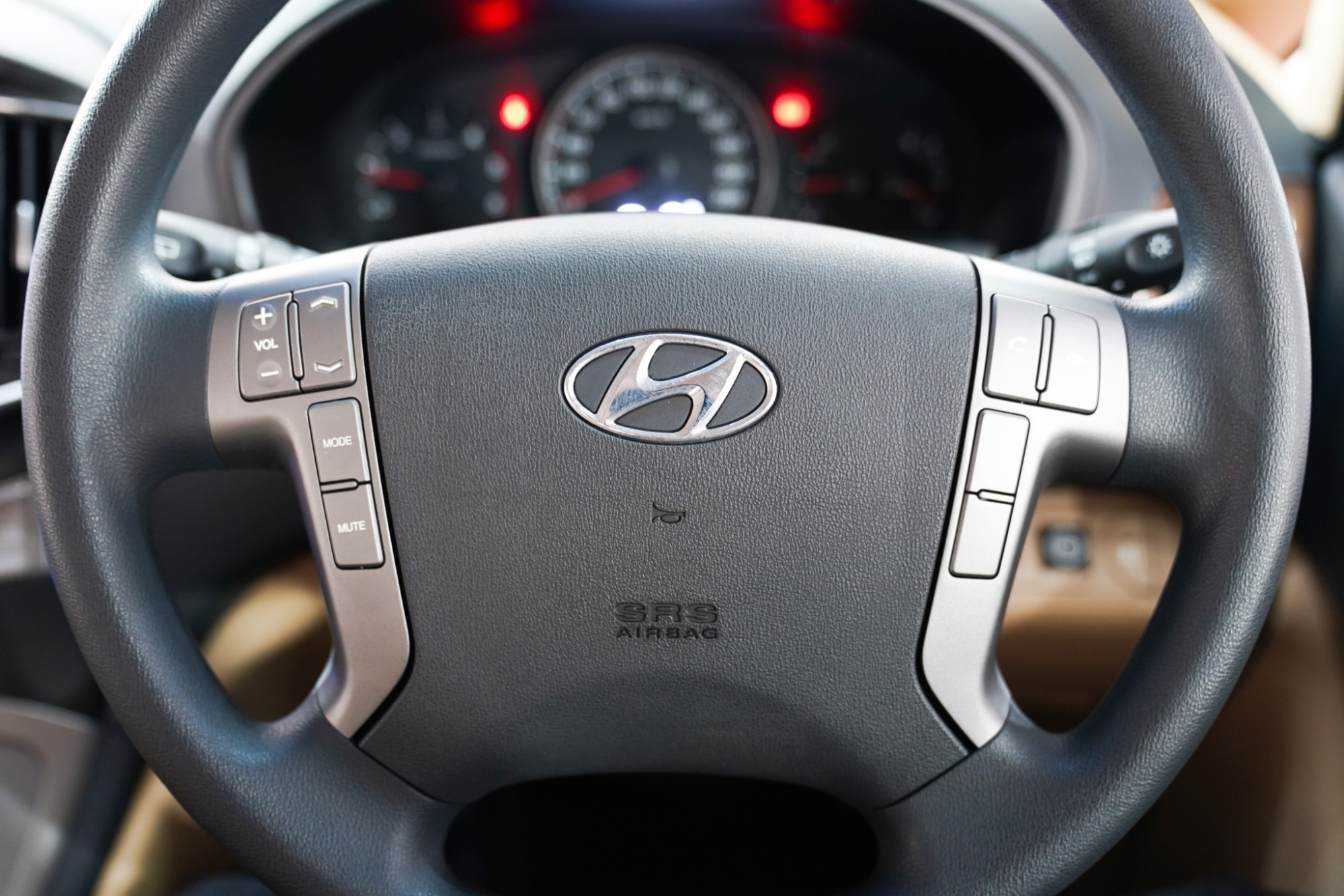 HYUNDAI #H1 2.5 Elite AT ปี2019 จดปี2020 สีเทา เลขไมล์ปัจจุบัน 75,xxx กม. เครื่องยนต์ ดีเซล (รูปที่ 11)