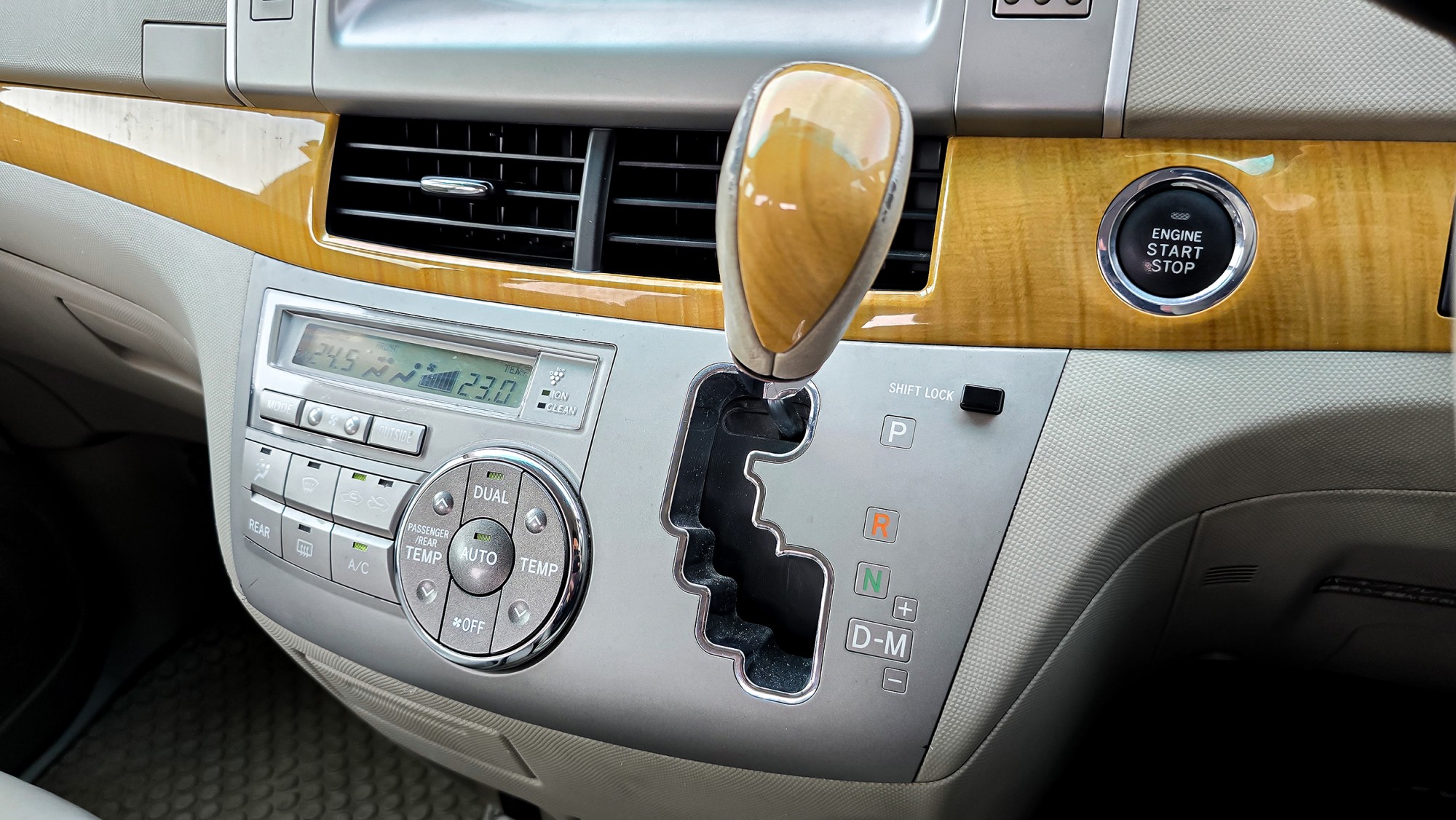 TOYOTA ESTIMA 2.4G AT ปี 2006 ไมล์ 33,000 กม. (รูปที่ 33)