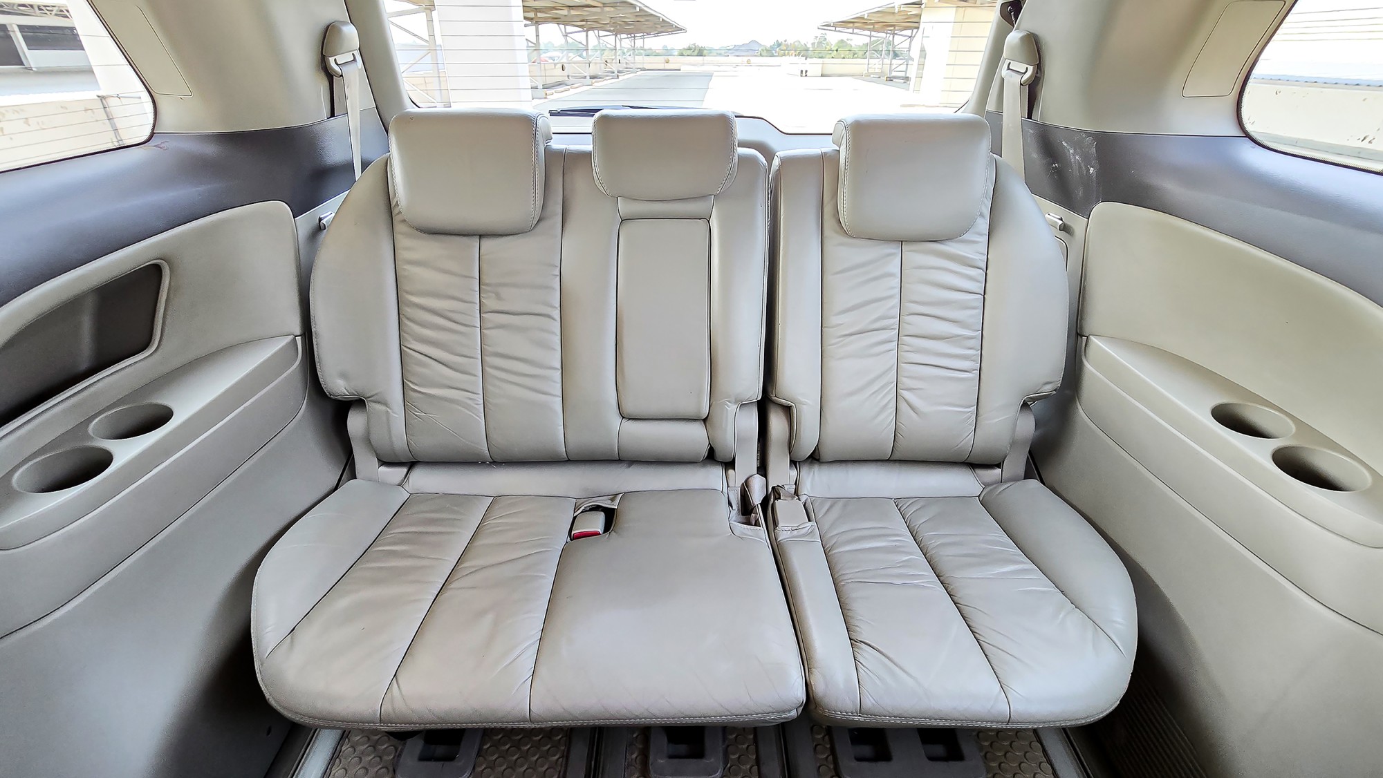 TOYOTA ESTIMA 2.4G AT ปี 2006 ไมล์ 33,000 กม. (รูปที่ 8)