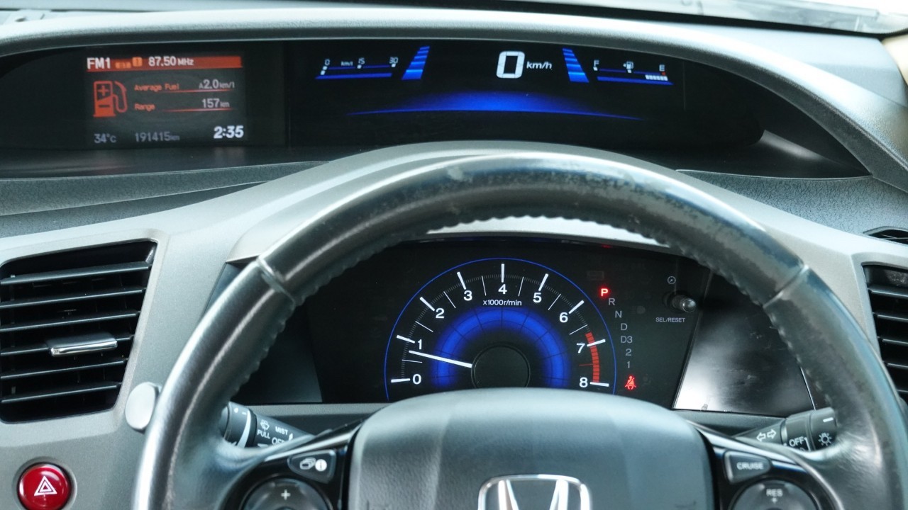Honda Civic FB 1.8 E AT ปี 2013 สีดำ (รูปที่ 3)