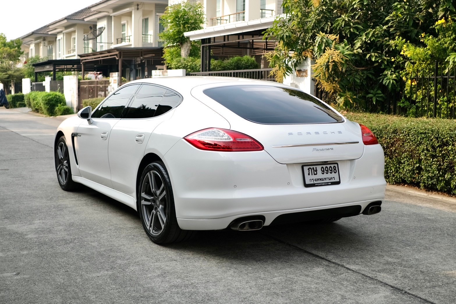 Porsche Panamera 3.0D (ฝาดำ) ไมล์ 33,000 km (รูปที่ 25)